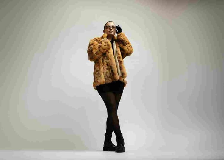 Retro Fur Fashion Model